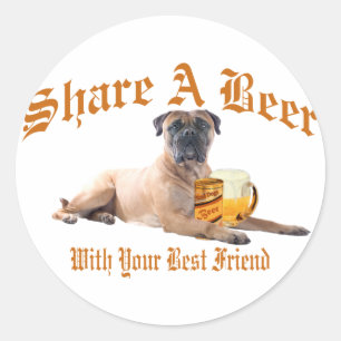 Pegatina Redonda Bull Mastiff Comparte Una Cerveza