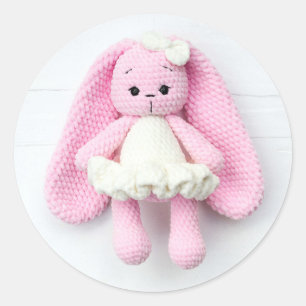 Pegatina Redonda Bunny de crochet rosa - Diseño de arte artesanal