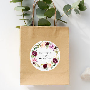 Pegatina Redonda Burgundy rosa ruso y Boda floral morado