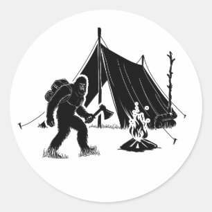 Pegatina Redonda Bushcraft Adventure Camping Bigfoot