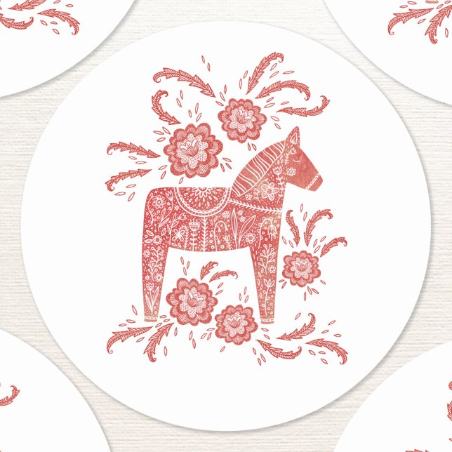 Pegatina Redonda Caballo de dala sueco rojo y blanco (Swedish Dala Horse red and white folk art sticker)