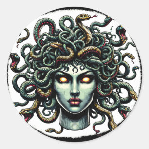 Pegatina Redonda Cabeza de Medusa Verde Mirando llena de Serpientes
