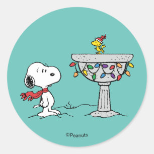 Pegatina Redonda Cacahuetes Baño de pájaros decorado de Snoopy y