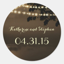 Pegatina Redonda Cadena Rustica frente al mar ilumina a Boda de árb