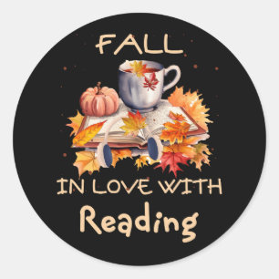 Pegatina Redonda Caer Enamorada De Las Calabazas De Otoño Del Libro