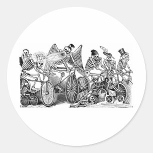 Pegatina Redonda Calavera Bicyclists alrededor de finales del siglo