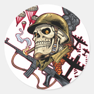 Pegatina Redonda Calavera con casco, aviones y bombas