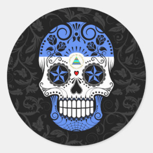 Pegatina Redonda Calavera de azúcar con bandera nicaragüense con Ro