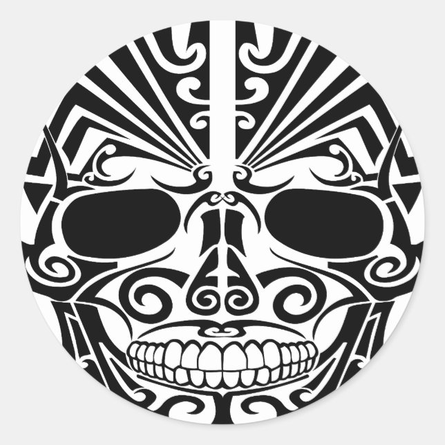 Pegatina Redonda Calavera de máscara de tatuaje maorí (Anverso)