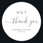 Pegatina Redonda Caligrafía simple Monograma Boda gris plateado<br><div class="desc">Caligrafía simple Monograma Boda gris plateado Pegatina redondo clásico</div>