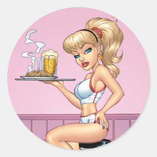 Pegatina Redonda Camarera rubia sirve plato de comida y cerveza