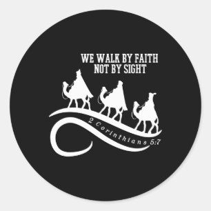 Pegatina Redonda Caminamos por fe, no por vista Navidad cristiana