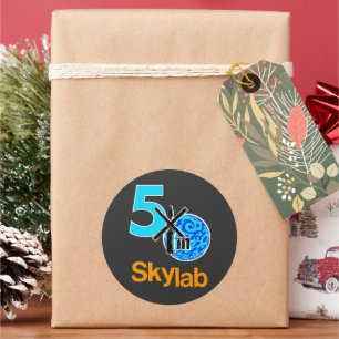 Pegatina Redonda Camisa de 50 años de Skylab