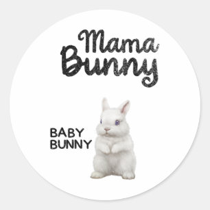 Pegatina Redonda Camiseta de conejito de Pascua para mamá Embarazo