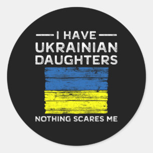 Pegatina Redonda Camiseta de padre e hija Nada me asusta Mamá ucran