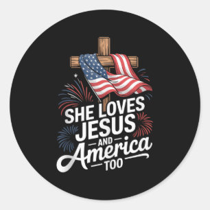 Pegatina Redonda Camiseta Patriótica Ella Ama A Jesús Y A América D