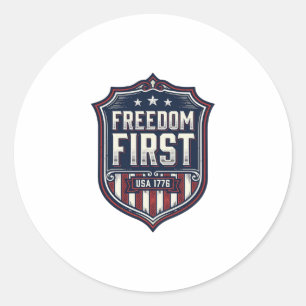 Pegatina Redonda Camiseta Patriótica Freedom First USA 1776 Shield