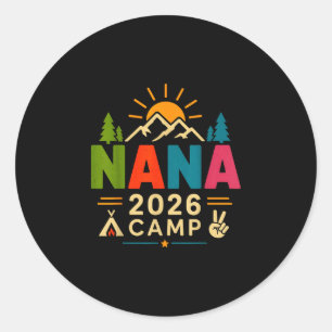 Pegatina Redonda Campamento de Nana 2026 divertido viaje de camping
