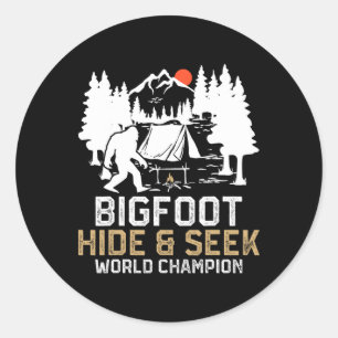 Pegatina Redonda Campeón Mundial de Bigfoot Escondite y Búsqueda Di