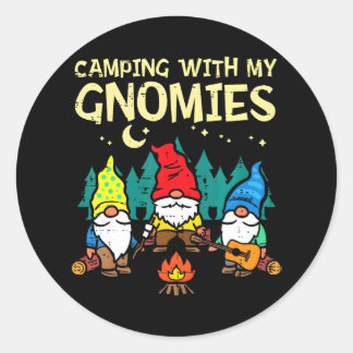 Pegatina Redonda Camping Con Mis Gnomies Graciosos Camper Gnomes