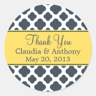 Pegatina Redonda Carbón monogramo con patrón de cuatrefola amarilla