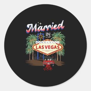 Pegatina Redonda Casados en maravillosa boda en Las Vegas, pareja c
