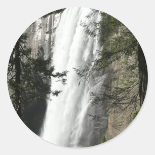 Pegatina Redonda Cascada Vernal III en el Parque Nacional Yosemite