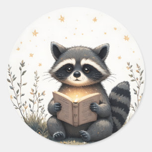 Pegatina Redonda Casitaencantada Mapache Leyendo Libro BosqueMágico