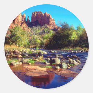 Pegatina Redonda Cathedral Rock reflejada en Oak Creek