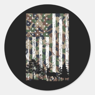 Pegatina Redonda Caza de camoflage de venado con bandera estadounid