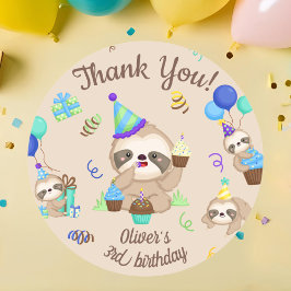 Pegatina Redonda Celebración de Cumpleaños de Perezoso con Globo Az
