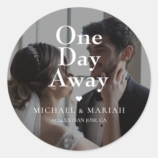 Pegatina Redonda Cena de Ensayo Simple y Elegante Un Día Antes (Anverso)