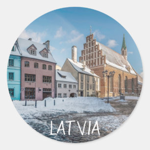 Pegatina Redonda Centro de invierno nevado en Riga, Letonia