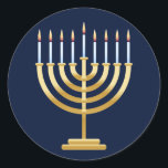Pegatina Redonda Chanukah menorah<br><div class="desc">El portavelas judías de menorah con velas de fondo azul.</div>
