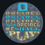 Pegatina Redonda Chanukah "O Dreidel Dreidel..." Ronda de pegatinas<br><div class="desc">Chanukah/Hanukkah "O Dreidel Dreidel Dreidel Now Dreidel We Tocará"/Oro, Azul" Ronda de Pegatinas. ¡Diviértase usando a estos pegatinas como topes de pasteles, prefiera el cierre de bolsos o lo que sea que haga que sus festividades se rompan! El fondo se puede cambiar eligiendo entre una gran selección de colores. Se...</div>