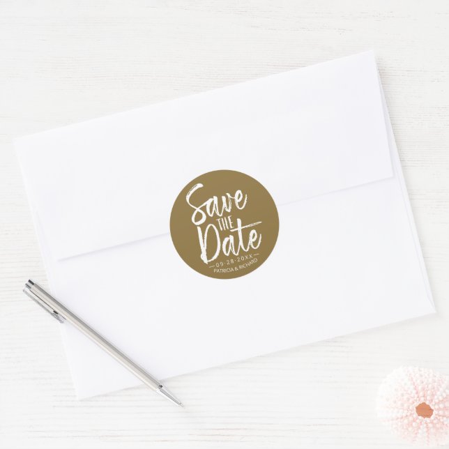 Pegatina Redonda Chic Brush Script Boda Guardar La Fecha (Sobre)