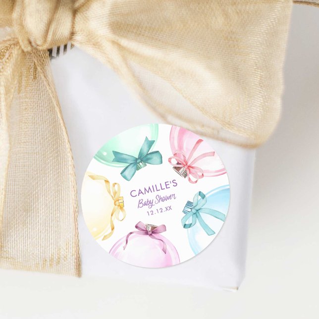 Pegatina Redonda Chica de Bebé en Vacaciones de Invierno (Elegant Winter Christmas Baby Shower Sticker)