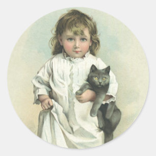 Pegatina Redonda Chica victoriana vintage en camisón con su gato