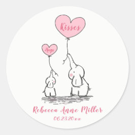 Pegatina Redonda Chicas recienes nacidos Abrazan Y Besan Elefantes