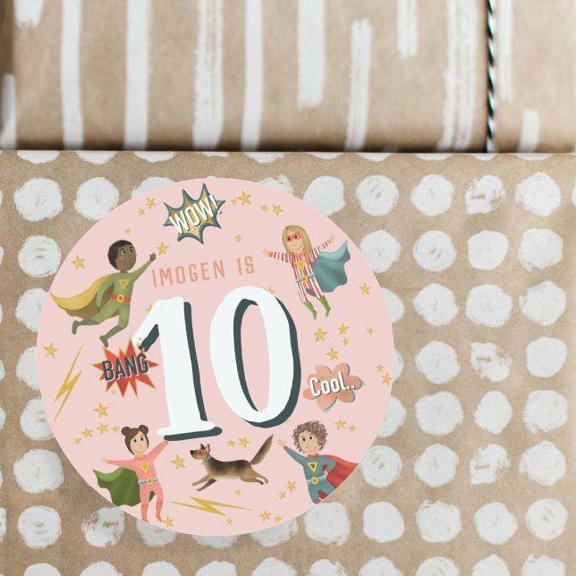 Pegatina Redonda Chicas Superhéroes Rosa Niños Mayores de Edad Cump (Subido por el creador)