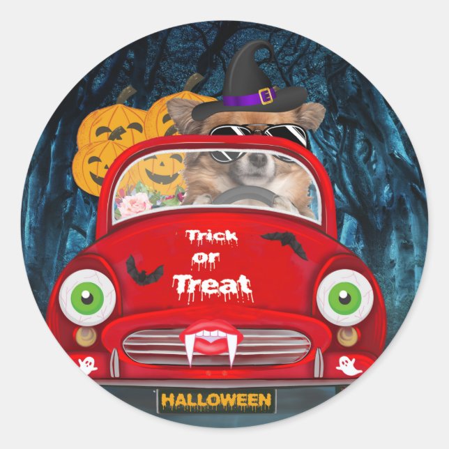 Pegatina Redonda Chihuahua Perro conduciendo auto asusta Halloween (Anverso)