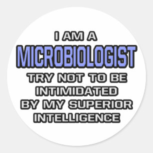 Pegatina Redonda Chiste microbiólogo ... Inteligencia Superior