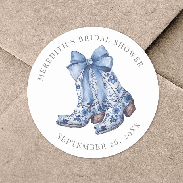Pegatina Redonda Chorro de Campo Vaquero Desayuno Nupcial Campestre (Country Blue Bow Cowboy Bridal Shower Classic Round Sticker)