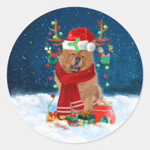 Pegatina Redonda Chow Chow Dog en nieve con regalos de Navidades
