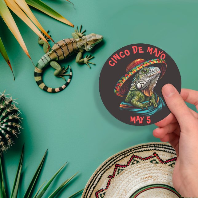 Pegatina Redonda Cinco de Mayo Iguana con Sombrero y Serape (Subido por el creador)