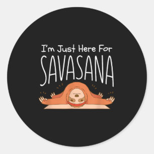 Pegatina Redonda Cita divertida de Namaste de perezoso de Savasana