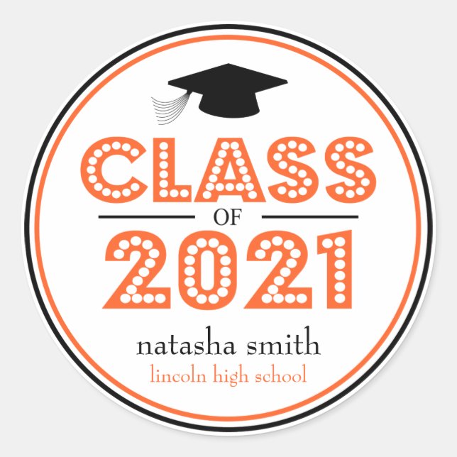 Pegatina Redonda Clase De Favor De Graduación 2021 (Naranja/Negro) (Anverso)