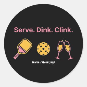 Pegatina Redonda Club Social de Vino de Pickleball Divertido Sirve 