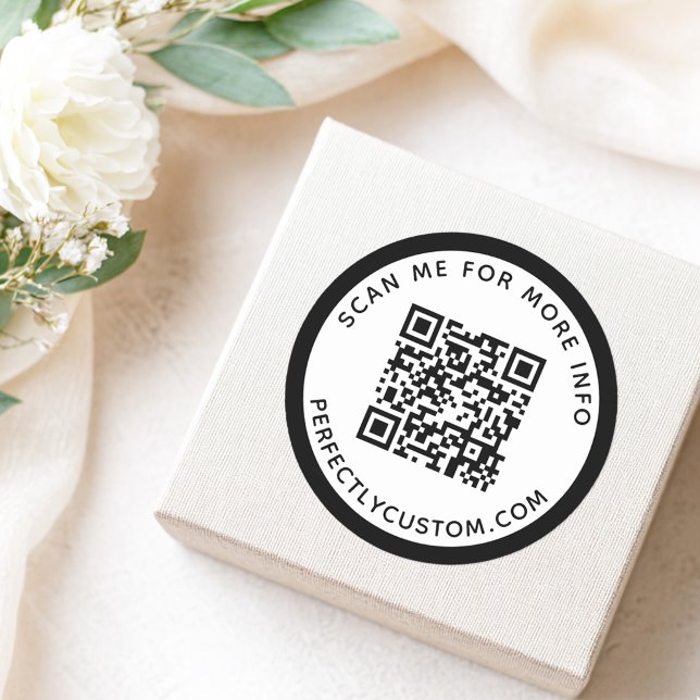 Pegatina Redonda Código QR de borde negro moderno y texto (Modern black border QR code and text Classic Round Sticker)