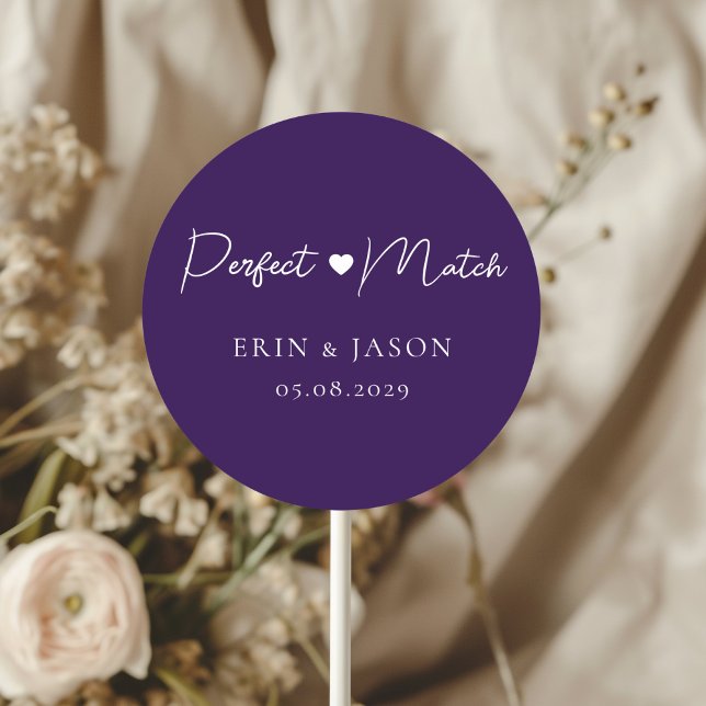 Pegatina Redonda ¡Coincidencia perfecta! Boda morada, simple, elega (Perfect Match! Purple, Elegant, Simple, Heart, Classic, Round, Wedding Sticker.)